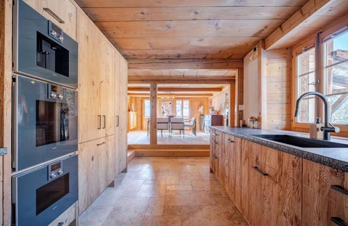Chateau-d'Oex House | The Gstaad Hideaway – Peaceful Chalet with Mountain Views
