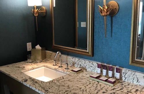 Whitehaven Hotel | The Guest House at Graceland
