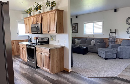 Corvallis House | The Guesthouse - on 3.5 acres in Corvallis, MT