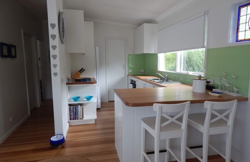 Dromana House | The Gulls Dromana Beach House with a View, WiFi and Dog Friendly.