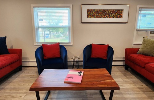 Woodbridge House | The Gumball Bungalow Est. 1886. 2BR. Free Smiles