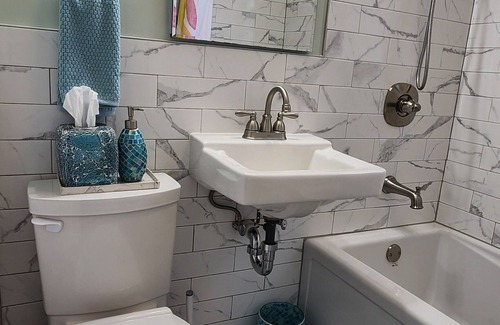 Woodbridge House | The Gumball Bungalow Est. 1886. 2BR. Free Smiles