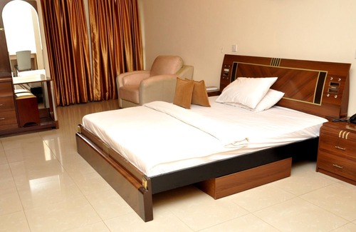 Oshodi-Isolo Hotel | The Habitat Suites & Apartments