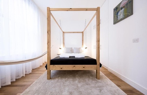 Holborn and Covent Garden Apartment | The Hammock Lodge, Holborn, by the Design Traveller