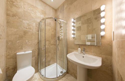 Holborn and Covent Garden Apartment | The Hammock Lodge, Holborn, by the Design Traveller
