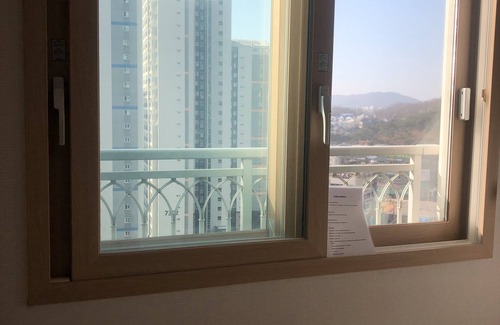 Namyangju Apartment | The Han River and the mountains are also a 15-minute walk away.