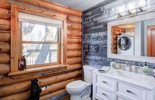 Shasta Lake House | The Happy Bear Lodge