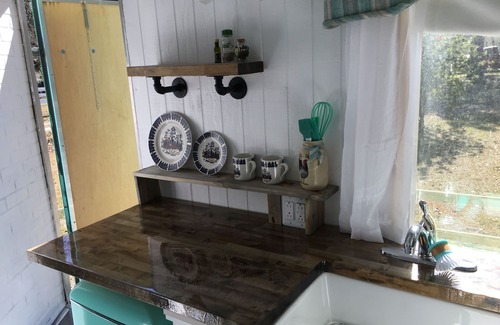 Live Oak Apartment | The Happy House Tiny Guest House