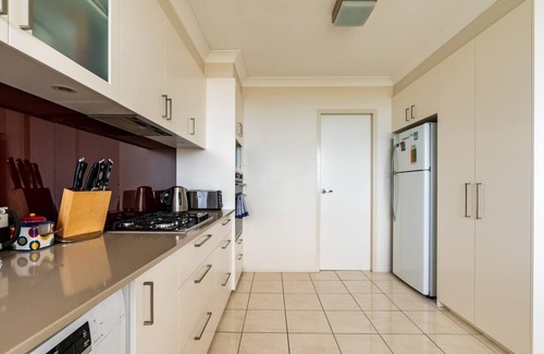 Cremorne Apartment | The Harbour View Spacious Cremorne Convenience