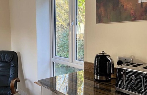 Legbourne House | The Hatchery - Two Bedroom House, Sleeps 5