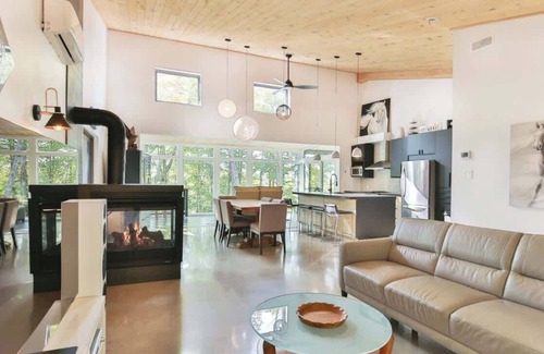 Entrelacs Ski Chalet | The Haven of Light! S