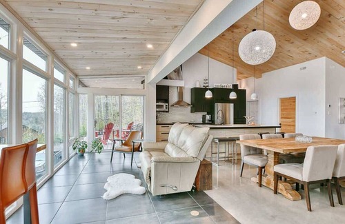 Entrelacs Ski Chalet | The Haven of Light! S
