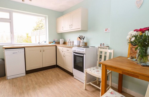 Hethel Cottage | THE HAVEN, pet friendly, with open fire in Norwich