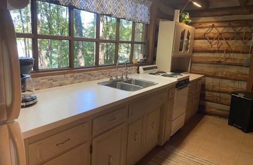 Winchester Cabin | "The Hawk Nest" cabin on Tims Ford Lake
