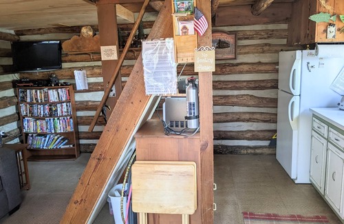 Winchester Cabin | "The Hawk Nest" cabin on Tims Ford Lake