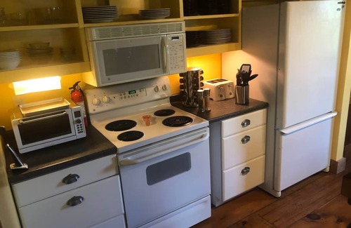 Etna Apartment | The Henhouse at The Yellow Barn Estate
