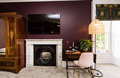 Askrigg Apartment | The Herriot Suite at Skeldale House