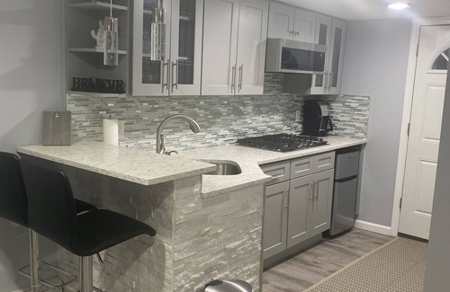 Hempstead Apartment | The hide out, free loaner car with +nights booking