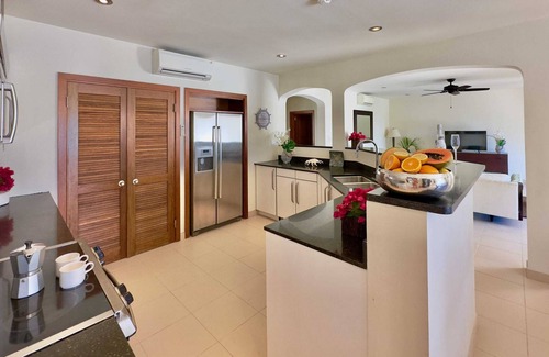 Saint Phillip Parish House | The Hideaway 3 Bedroom Townhouse Pool