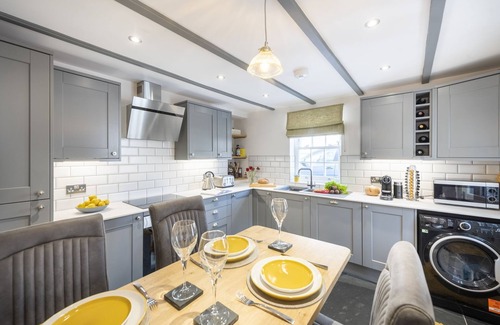 Porthleven Apartment | The Hideaway - a house that sleeps 4 guests in 2 bedrooms