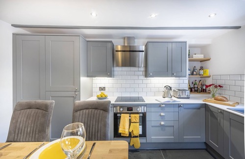 Porthleven Apartment | The Hideaway - a house that sleeps 4 guests in 2 bedrooms