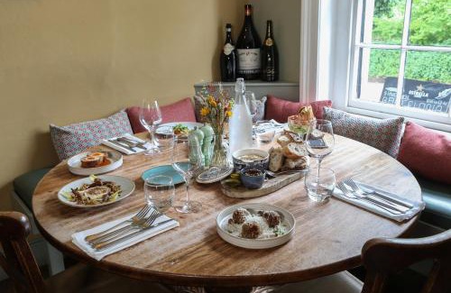 Upton Grey Hotel | The Hideaway at Hoddington Arms