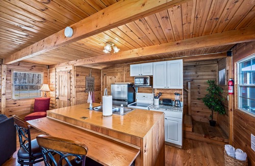 Valley Head Cabin | The Hideaway at Mentone-amazing view of three states