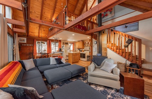 Sky Valley House | The Hideaway: Lake Area, Outdoor Fireplace, Video Games, Hot Tub!