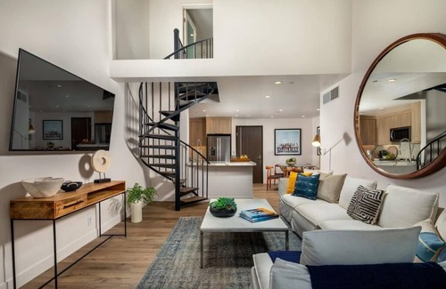 Downtown Apartment | The Hideaway Penthouse Private Rooftop/Balcony