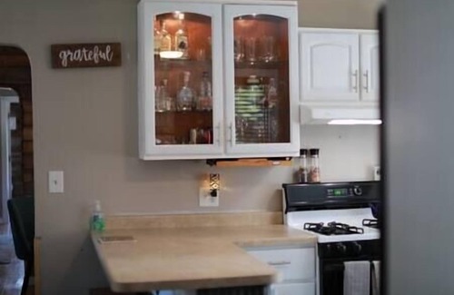 Escanaba Bed & Breakfast | The HighBanks- Full Breakfast included, Beautiful Lakeview!
