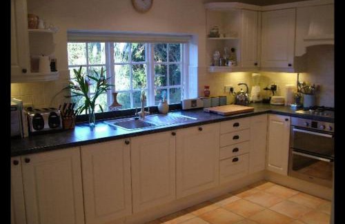 Rye House | The Highlands - Iden nr Rye - Tennis Court