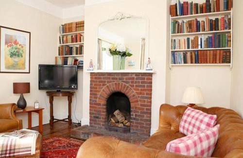 Rye House | The Highlands - Iden nr Rye - Tennis Court