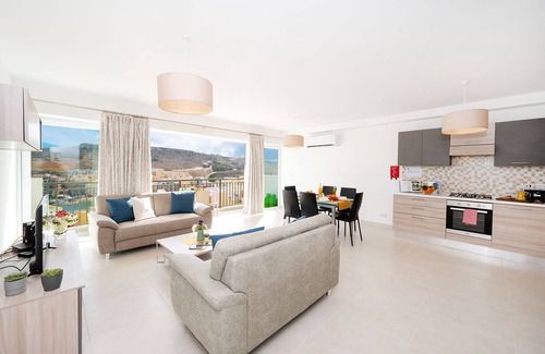 Marsalforn Apartment | The Hillock Penthouse South B13