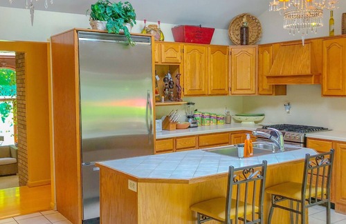 Pomona House | "THE HILLTOP"- 30 Mins NYC- 20 Mins West Point-1 Acre Private-Heated Pool