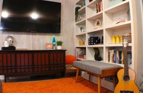 Abingdon Apartment | The Hippie Pad