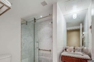 Sutton Place Hotel | The Historic Blue Angel Hotel Lexington Ave, an Ascend Collection
