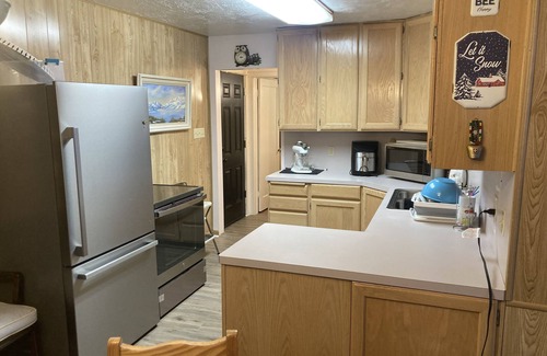 Snowbird Cabin | "The Hive" Off Grid Cabin close to SLC and Park City in Parleys Canyon, Peaceful