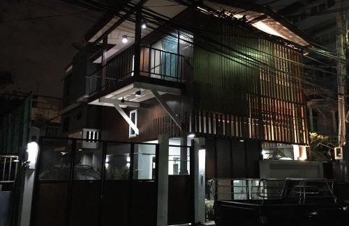 Wat Kanlaya House | THE HOG
