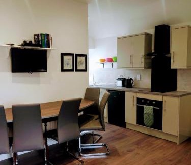 Adare Apartment | The Hollies