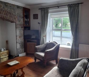 Knockaderry Cross Roads House | The Hollow
