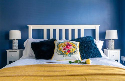 Roath House | The Hollywood - Beautiful 3 Bedroom House