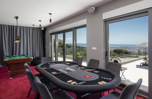 Klis Villa | The Hollywood Highroller's Mansion
