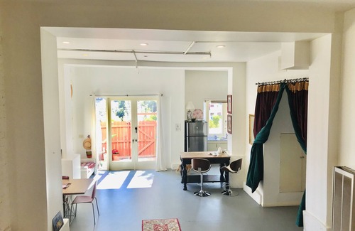 Hollywood Heights Apartment | The Hollywood Hills Experience MARCH DISCOUNT