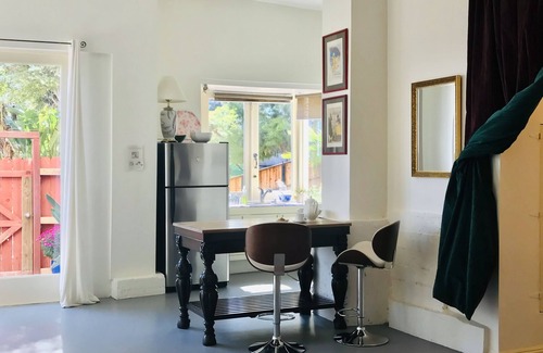 Hollywood Heights Apartment | The Hollywood Hills Experience MARCH DISCOUNT