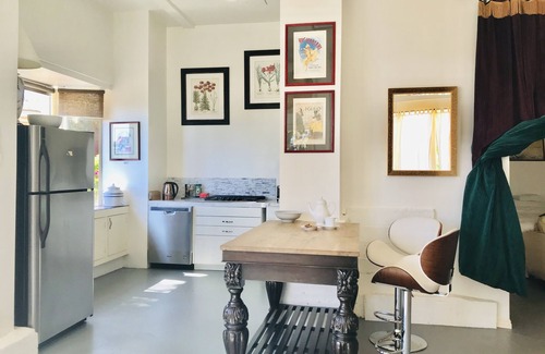 Hollywood Heights Apartment | The Hollywood Hills Experience MARCH DISCOUNT