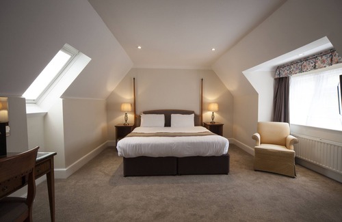 Steeple Aston Hotel | The Holt Hotel