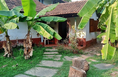 Cansaulim Condo | The Honeymooners Houstel ,193 year old Heritage House