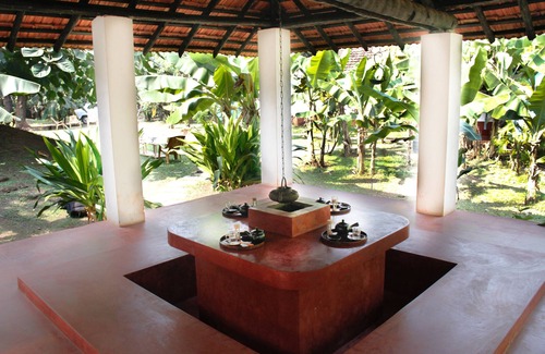Cansaulim Condo | The Honeymooners Houstel ,193 year old Heritage House