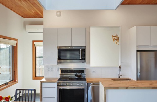 Grand Marais House | The Horizon- Award Winning- Sauna Available for a fee