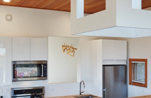 Grand Marais House | The Horizon- Award Winning- Sauna Available for a fee